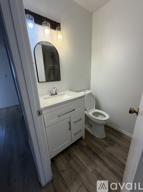 4702 North 76th Avenue 3 Beds Single Family Home for Rent - Photo gallery 4
