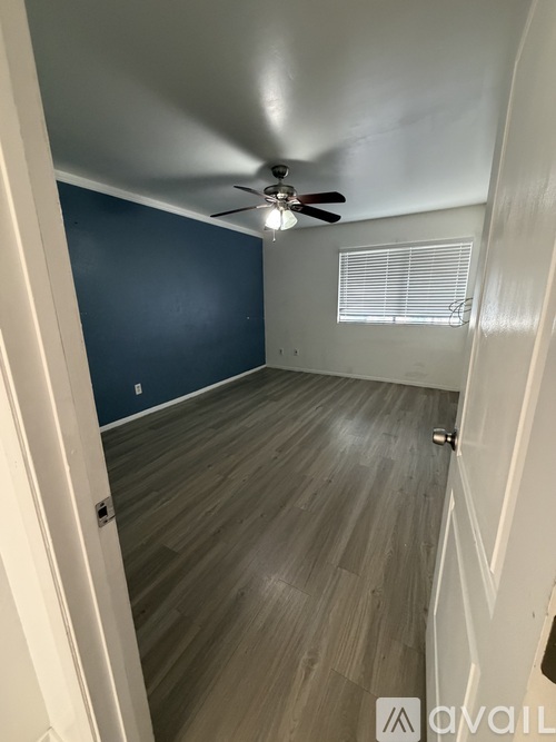 4702 North 76th Avenue 3 Beds Single Family Home for Rent - Photo gallery 5