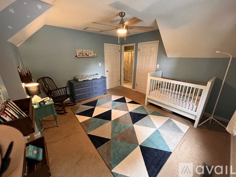 16 Oakwood Road 3 Beds Apartment for Rent