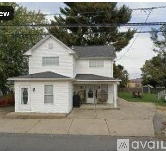 413 Stephenson St 3 Beds Apartment for Rent - Photo gallery 3