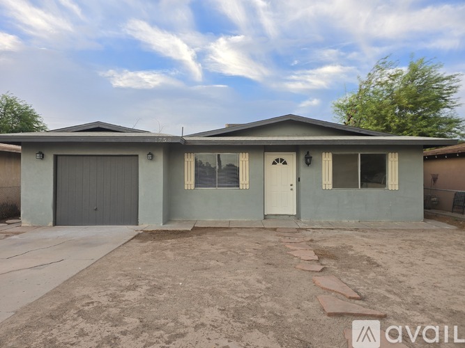 1758 Rio Vista Street 4 Beds Single Family Home for Rent - Photo gallery 1