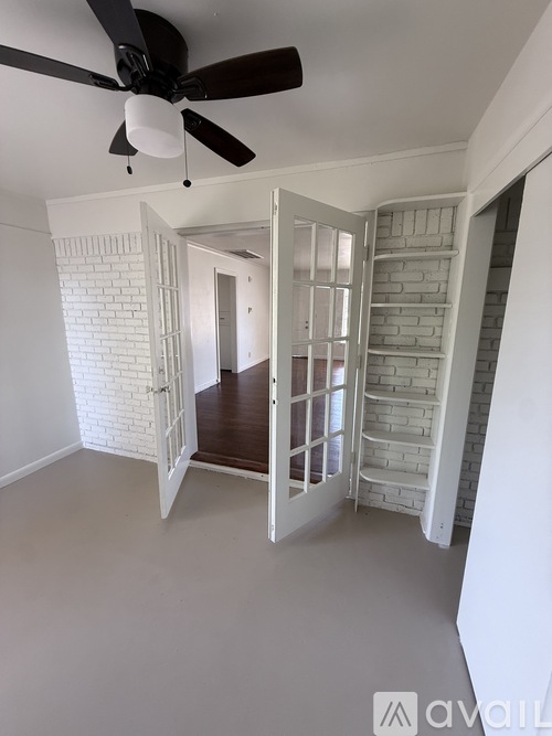 1911 Northeast 27th Street 3 Beds Single Family Home for Rent - Photo gallery 3