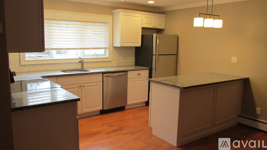 Cottage In Queens 1 Single Family Home for Rent - Photo gallery 3