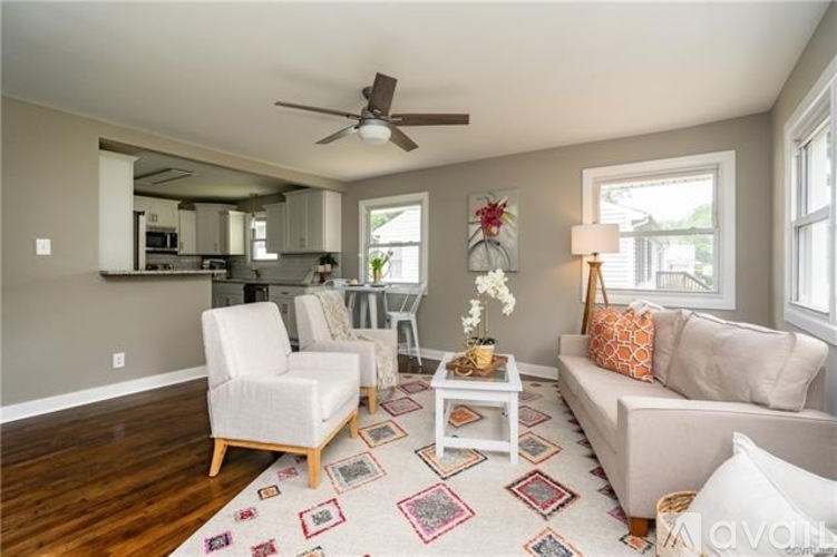 2500 Aldridge Avenue 3 Beds Single Family Home for Rent - Photo gallery 3
