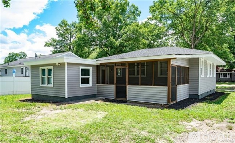 2500 Aldridge Avenue 3 Beds Single Family Home for Rent - Photo gallery 4