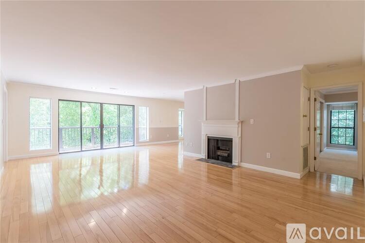4314 Pine Heights Drive Northeast 2 Beds Condo for Rent - Photo gallery 1