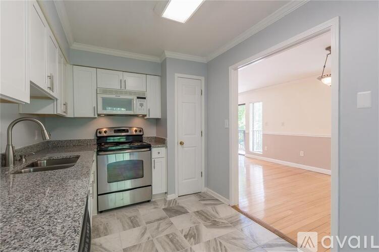 4314 Pine Heights Drive Northeast 2 Beds Condo for Rent - Photo gallery 5