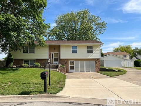 4 Brian Court 5 Beds Apartment for Rent