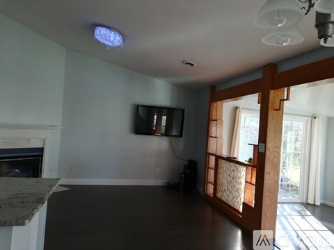 603 Ravencrest Dr 2 Beds Apartment for Rent