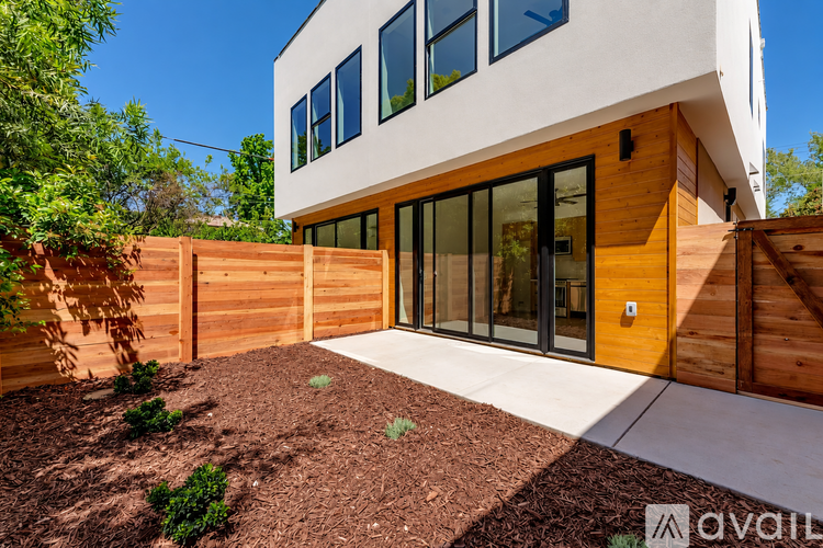 1014 Uptown Alley 1 Apartment for Rent - Photo gallery 3