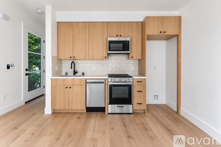1014 Uptown Alley 1 Apartment for Rent - Photo gallery 4