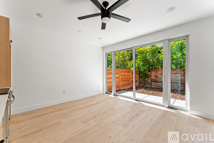 1014 Uptown Alley 1 Apartment for Rent - Photo gallery 5