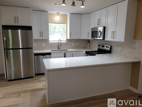 60 Old Stone Road 4 Beds Apartment for Rent