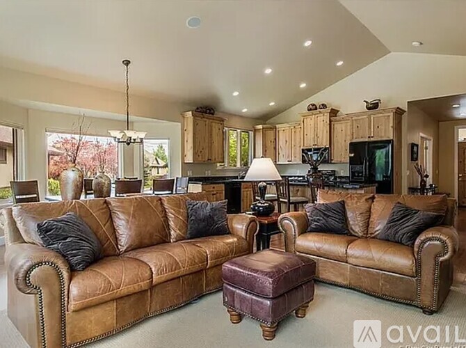 1314 North Montreux Drive 3 Beds Single Family Home for Rent - Photo gallery 2