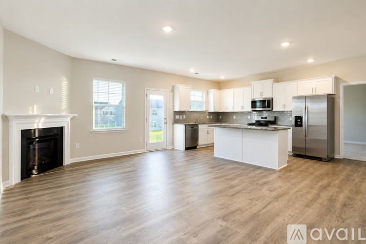 3017 Middle Creek Ln 5 Beds Single Family Home for Rent - Photo gallery 3