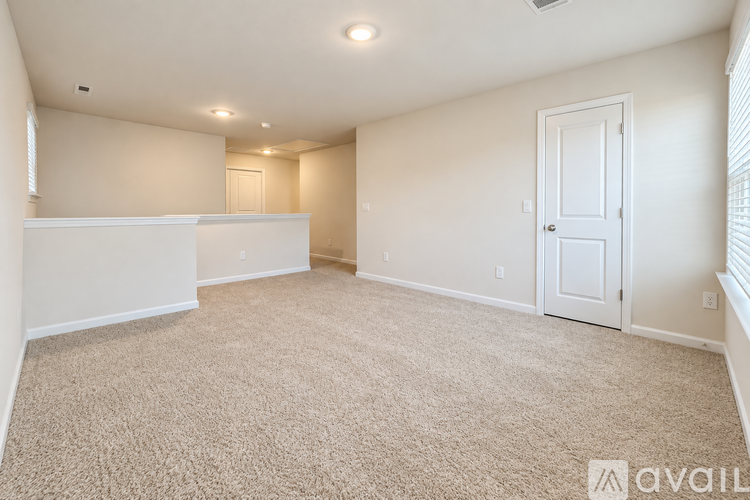3017 Middle Creek Ln 5 Beds Single Family Home for Rent - Photo gallery 4
