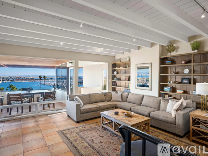 945 Harbor View Dr 4 Beds Single Family Home for Rent - Photo gallery 4