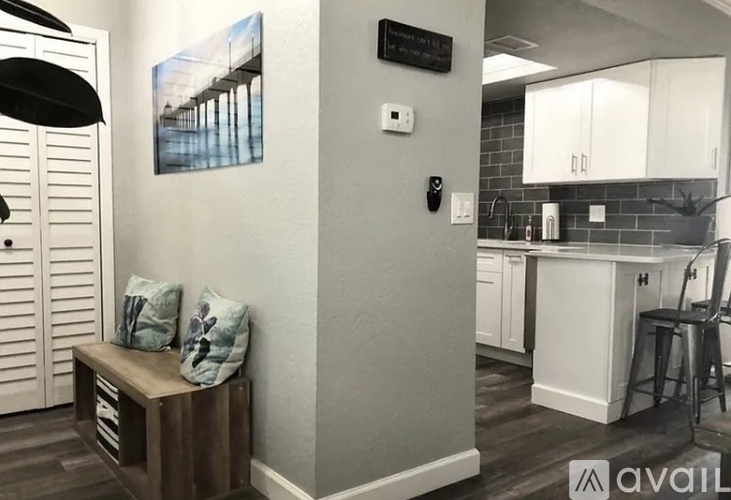 1859 Shore Drive South 1 Condo for Rent - Photo gallery 3