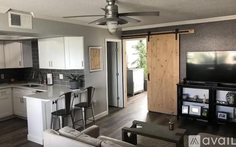 1859 Shore Drive South 1 Condo for Rent - Photo gallery 4