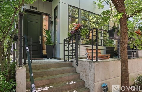 2132 Northwest 16Th Avenue 2 Beds Apartment for Rent