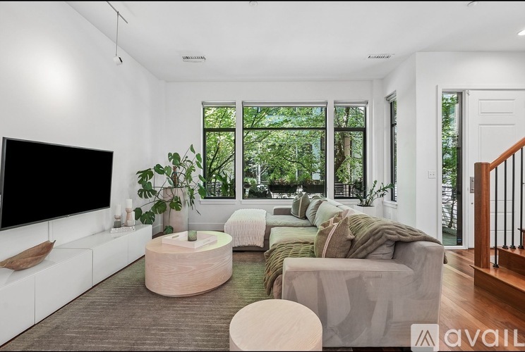 2132 Northwest 16th Avenue 2 Beds Single Family Home for Rent - Photo gallery 3