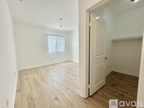 9731 Vesper Ave 4 Beds Apartment for Rent
