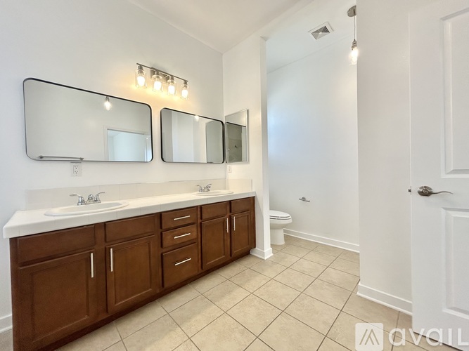 9731 Vesper Ave 4 Beds Apartment for Rent - Photo gallery 5