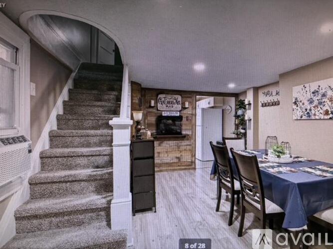 South Avenue 3 Beds Single Family Home for Rent - Photo gallery 3