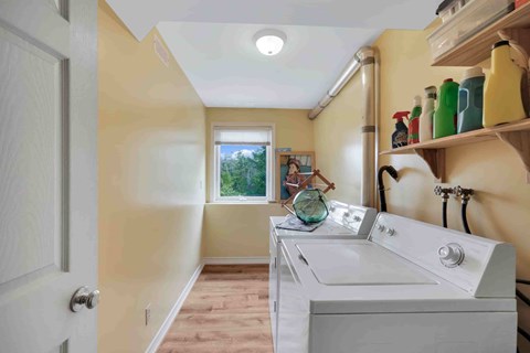 219 Bay Street 1 Apartment for Rent