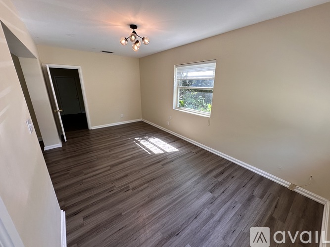 2851 Dellwood Avenue 3 Beds Single Family Home for Rent - Photo gallery 2