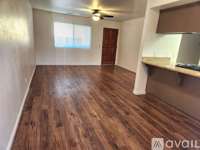 404 24th St 2 Beds Apartment for Rent - Photo gallery 3