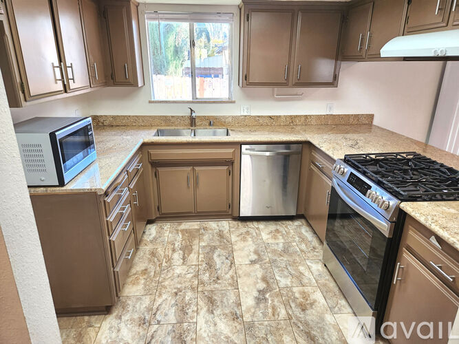 404 24th St 2 Beds Apartment for Rent - Photo gallery 5
