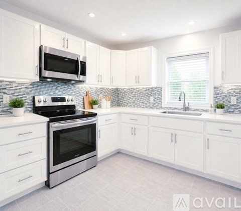 2200 West 32Nd Street 3 Beds Apartment for Rent