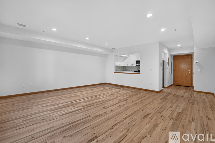 73 Essex Avenue 3 Beds Apartment for Rent - Photo gallery 3