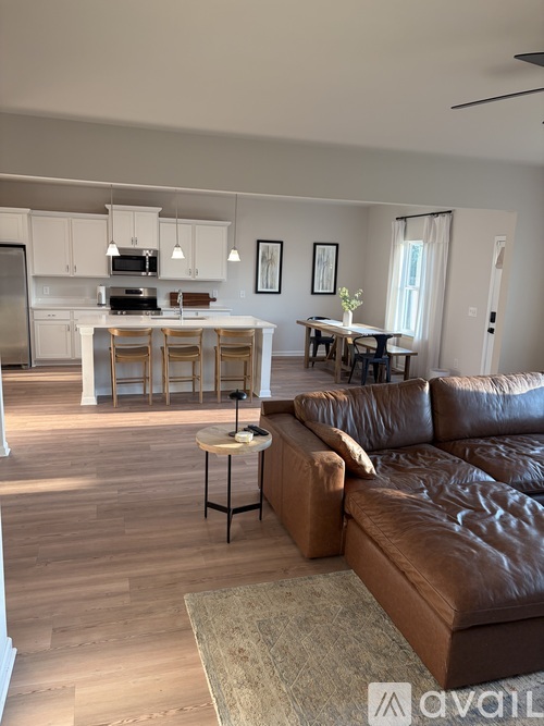 5515 Grass Lk Dr 4 Beds Single Family Home for Rent - Photo gallery 5