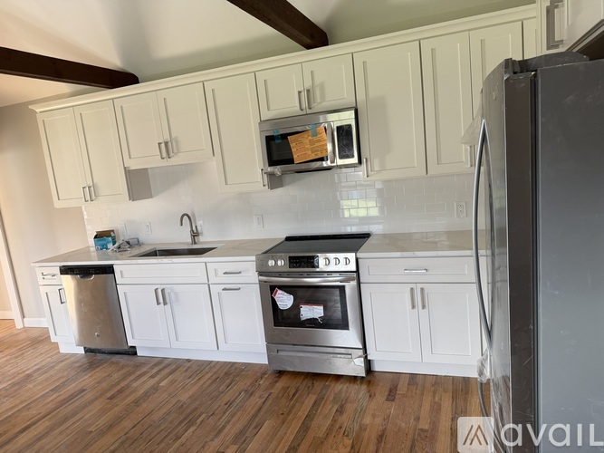 159 Broad Street 3 Beds Townhouse for Rent - Photo gallery 2