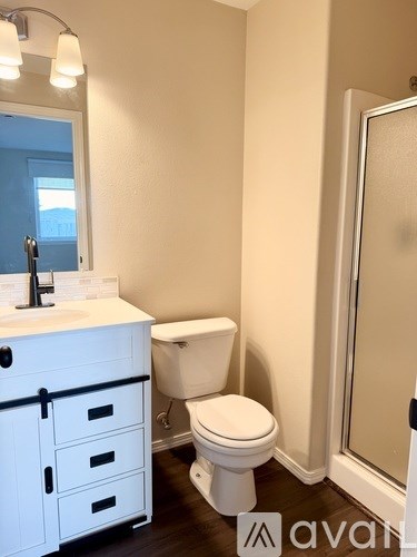 688 Viking Ln SE 3 Beds Apartment for Rent