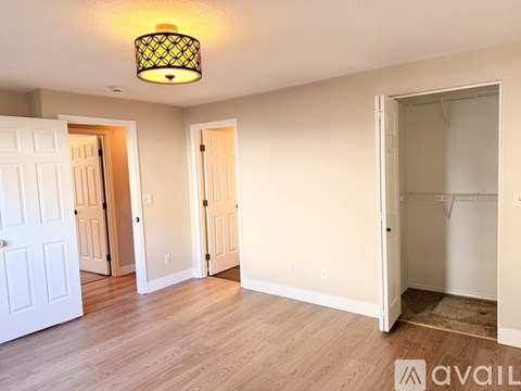 688 Viking Ln SE 3 Beds Apartment for Rent