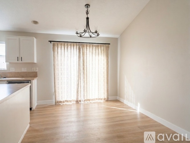 688 Viking Ln SE 3 Beds Single Family Home for Rent - Photo gallery 5