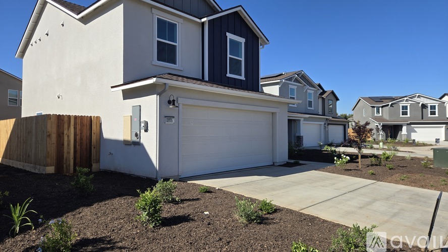 2376 South Bush Avenue 3 Beds Single Family Home for Rent - Photo gallery 3