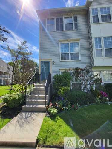 89 Chambord Ct 2 Beds Apartment for Rent