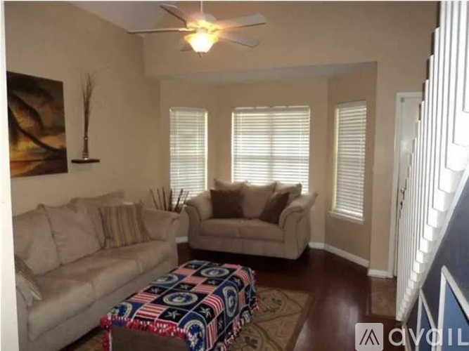 68 Kelly Way 3 Beds Single Family Home for Rent - Photo gallery 3