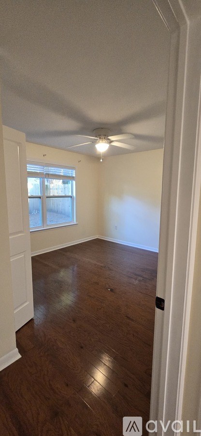 68 Kelly Way 3 Beds Apartment for Rent