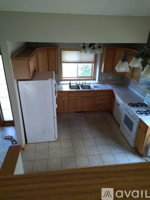 464 Brookhaven Drive 3 Beds Single Family Home for Rent - Photo gallery 2