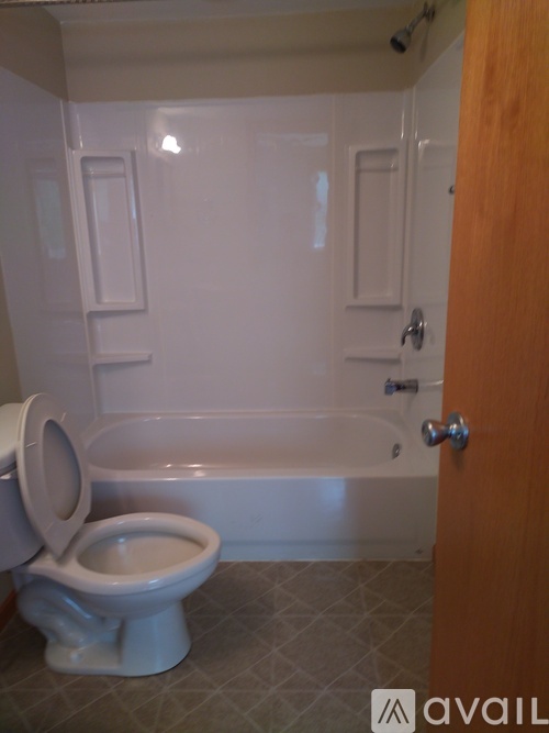 464 Brookhaven Drive 3 Beds Single Family Home for Rent - Photo gallery 3