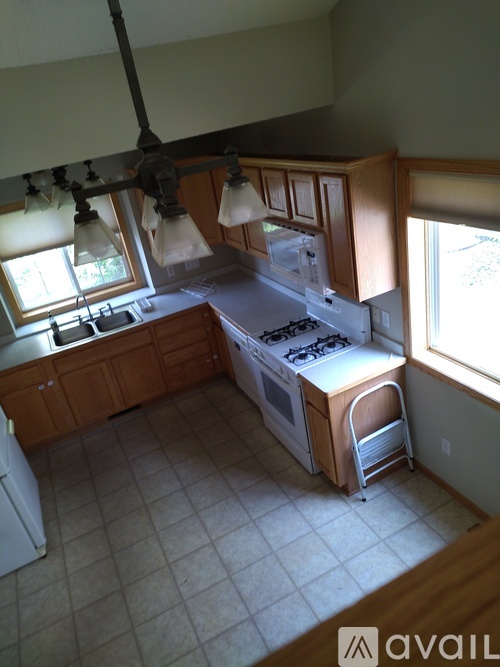 464 Brookhaven Drive 3 Beds Single Family Home for Rent - Photo gallery 5