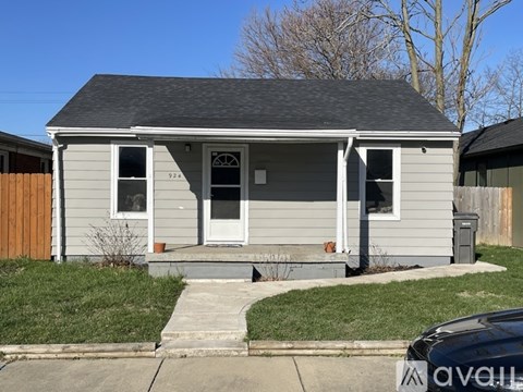 924 Saint Peter Street 2 Beds Apartment for Rent