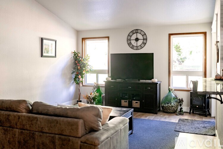 15530 Topaz Drive Southeast 3 Beds Single Family Home for Rent - Photo gallery 5