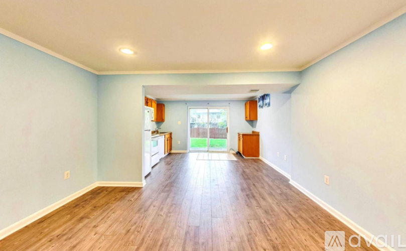 18708 Flower Hill Way 1 Apartment for Rent - Photo gallery 1
