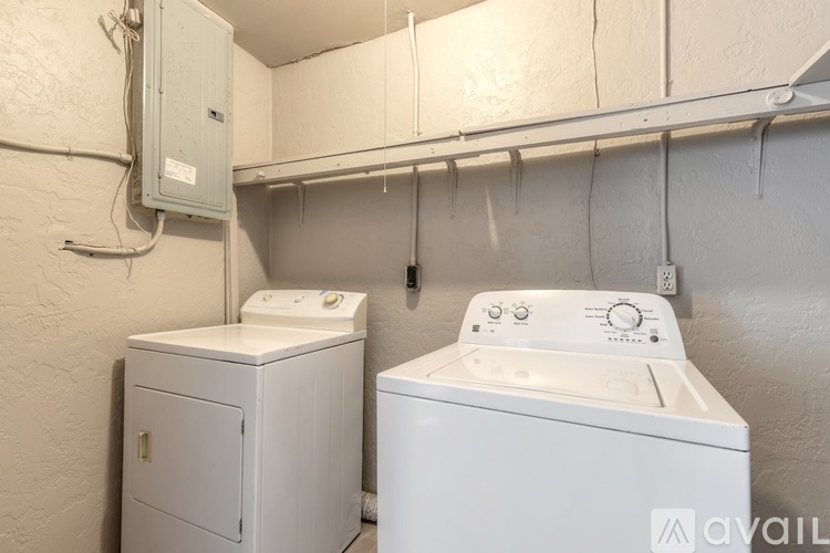 942 West Millard Court 3 Beds Single Family Home for Rent - Photo gallery 3